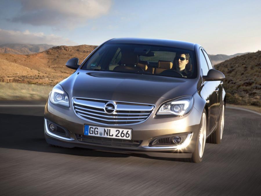  Opel Insignia Hatchback 2013 года  (фото 13 из 16)